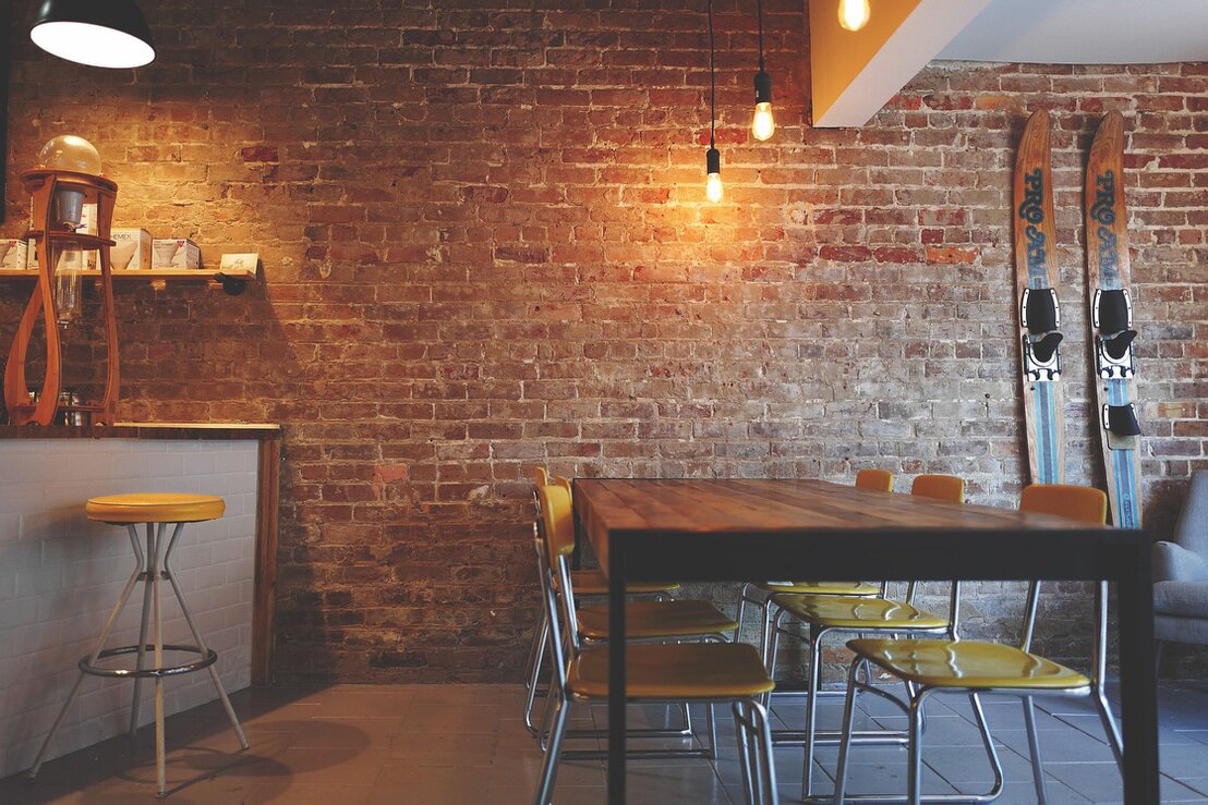 Statement-Wand an Restaurant-Bar